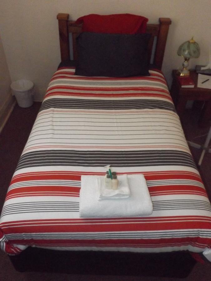 Queen Of The Murchison Guest House & Cafe Cue Dış mekan fotoğraf
