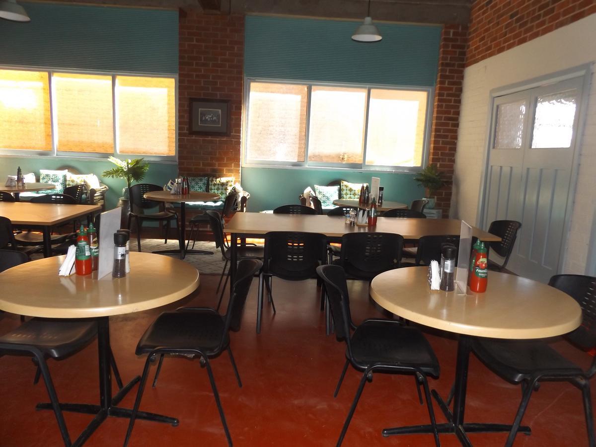 Queen Of The Murchison Guest House & Cafe Cue Dış mekan fotoğraf